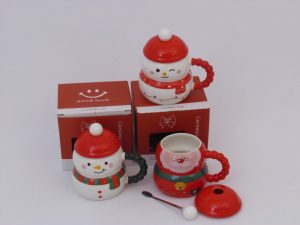 Keramička šolja novogodišnja